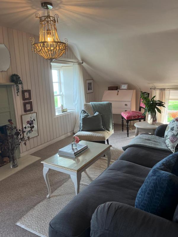 The Pink Cottage Upstairs Suite & Garden Summer Room Whitehead ภายนอก รูปภาพ