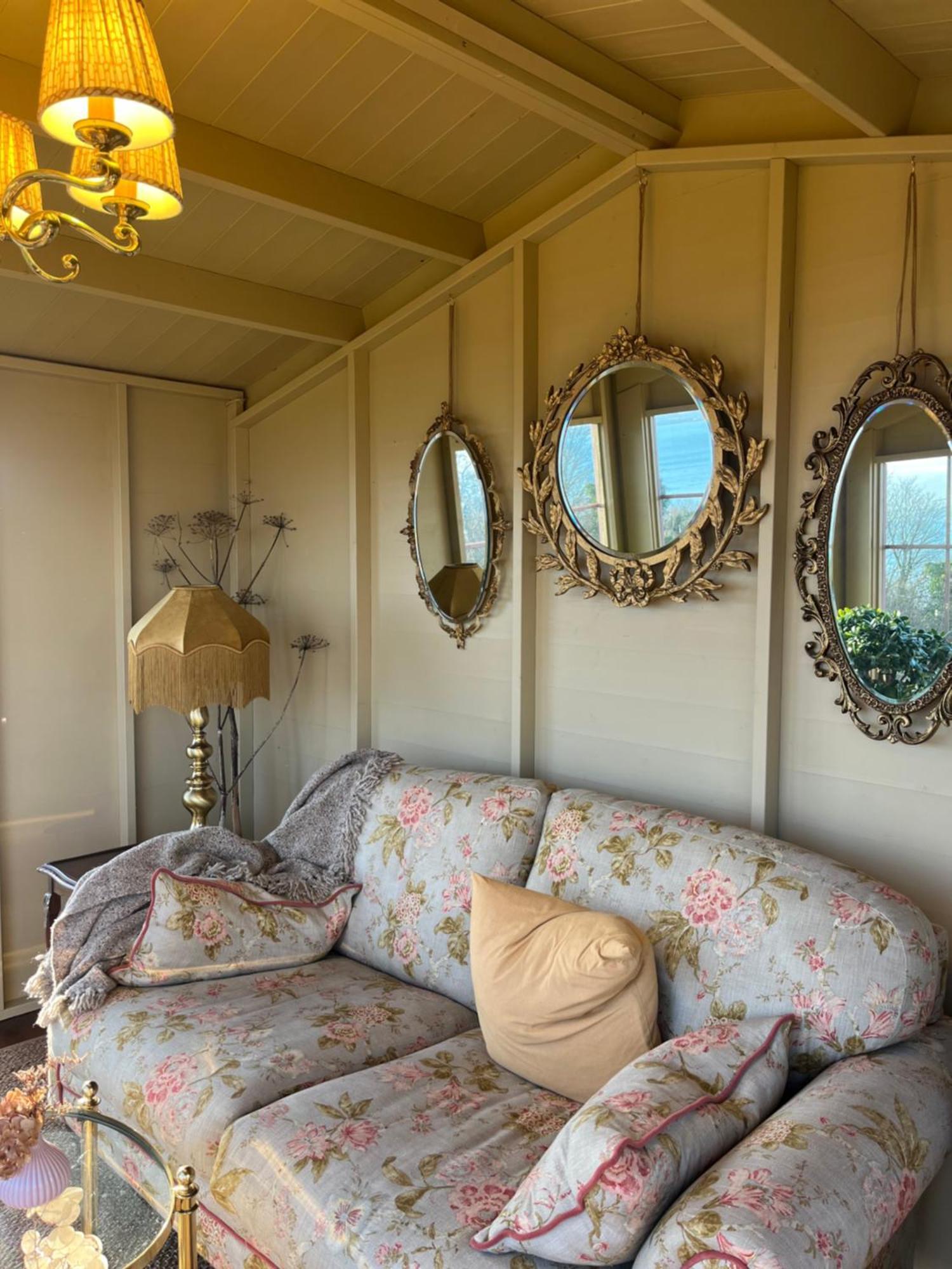 The Pink Cottage Upstairs Suite & Garden Summer Room Whitehead ภายนอก รูปภาพ